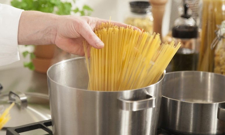 Het geheim van niet-plakkende spaghetti Grand'Italia